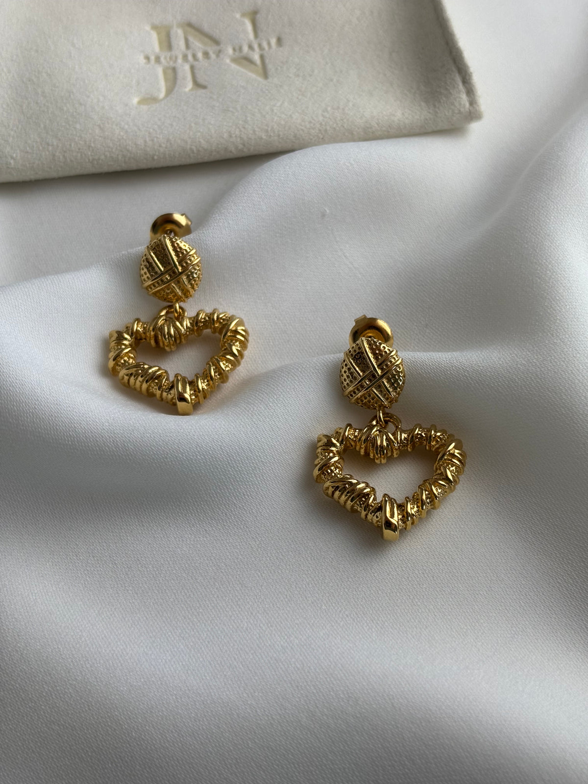 Orecchini CUORE FASCIATO GOLD